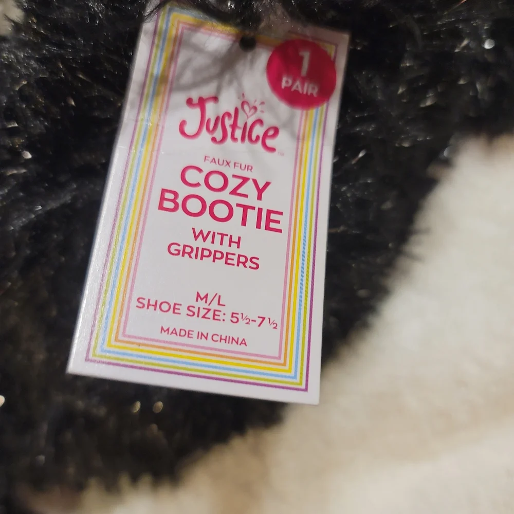 NWT JUSTICE COZY BOOTIE WITH GRIPPERS M/L BLACK